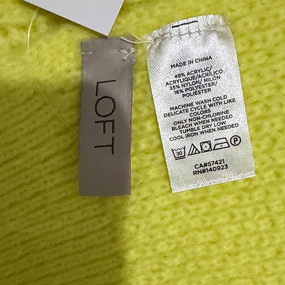 NWT LOFT Bright Yellow Knit Scarf and Hat Set - Picture 4 of 5